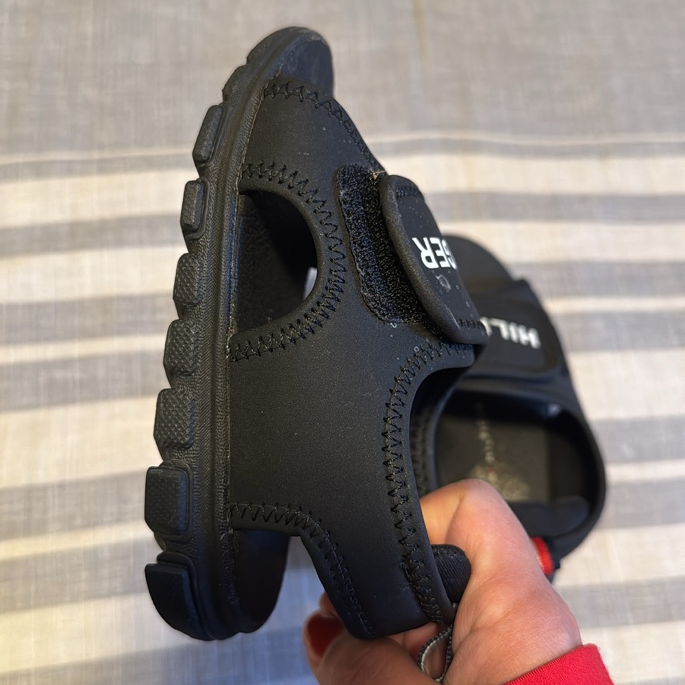 Size 8 toddler - Picture 3 of 4